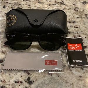 Ray-Ban New Wayfarer polarized sunglasses
